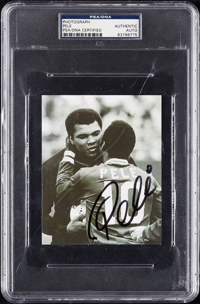 Pele Signed 4x5 Photo with Muhammad Ali (PSA/DNA)