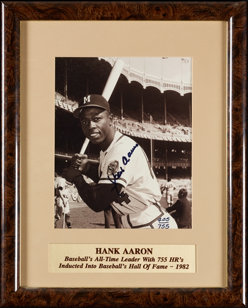 Hank Aaron Signed 8x10 Framed Photo (BAS)