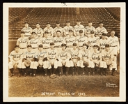 1943 Detroit Tigers Team-Signed Photo (BAS)