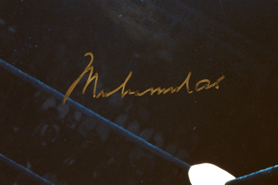Muhammad Ali Signed 16x20 Photo (BAS)