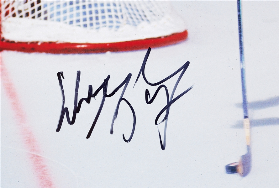 Wayne Gretzky Signed 11x14 Photo (PSA/DNA)