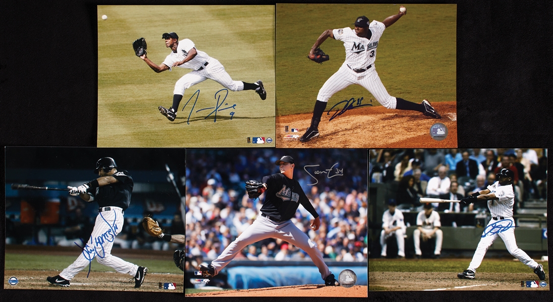 Florida Marlins Signed 8x10 Photo Hoard with Lowell, Gonzalez, Willis (285)