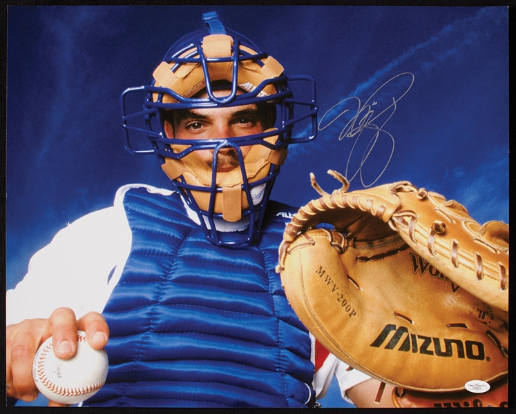 Mike Piazza Signed 16x20 Photo (JSA)