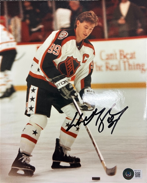 Wayne Gretzky Signed 8x10 Photo Pair (BAS) (2)