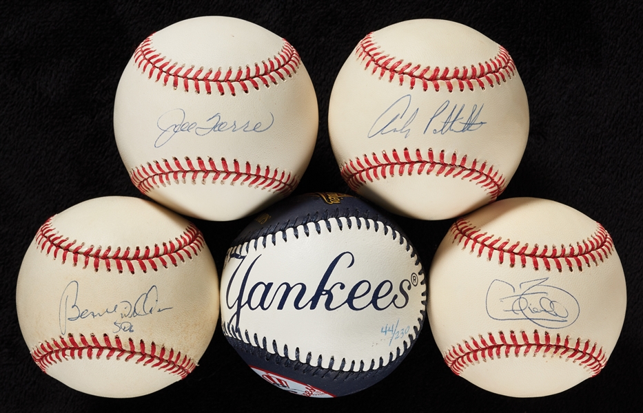 1996 NY Yankees Signed Baseball Display with Williams, Pettitte, Torre, Fielder (44/230) (5)