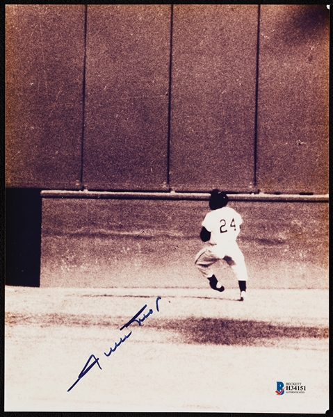 Willie Mays Signed 8x10 The Catch Photo (BAS)