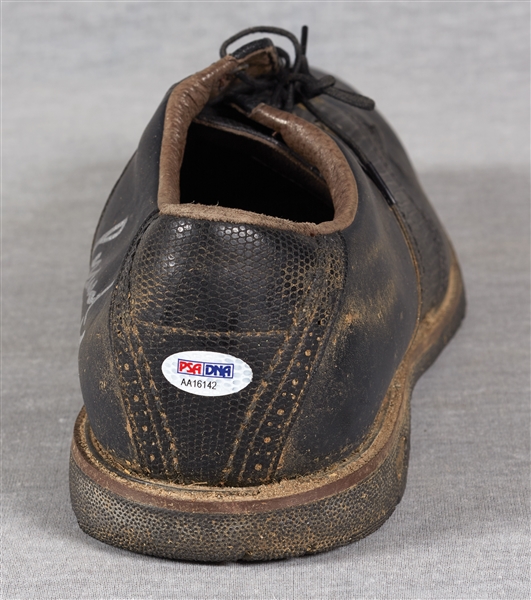 Bill Russell Signed Event-Worn Personal Reebok Golf Shoe (PSA/DNA)