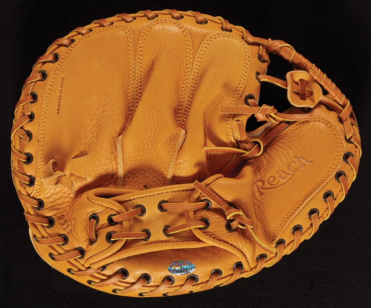 Yogi Berra Signed Reach Catcher's Mitt (PSA/DNA)