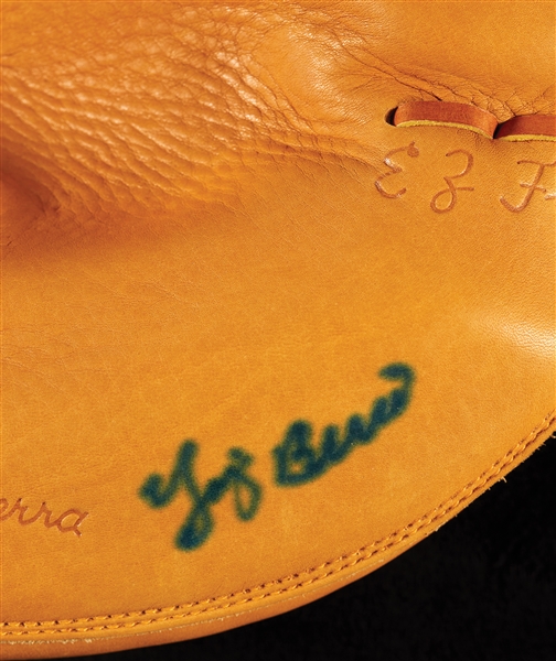 Yogi Berra Signed Reach Catcher's Mitt (PSA/DNA)