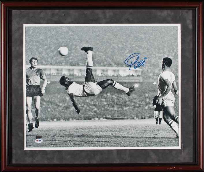 Pele Signed 16x20 Bicycle Kick Photo in Frame (PSA/DNA)